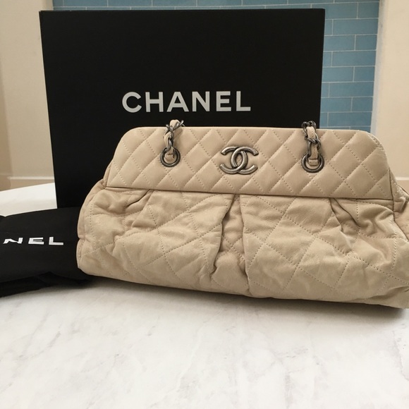CHANEL Iridescent Calf-skin Bowling Bag - Picture 2 of 6